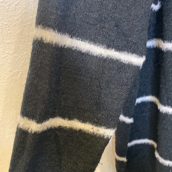 EVRI Black & White Striped Pullover Crew Neck Sweater Sz 3X Metallic Sparkles - Picture 4 of 12